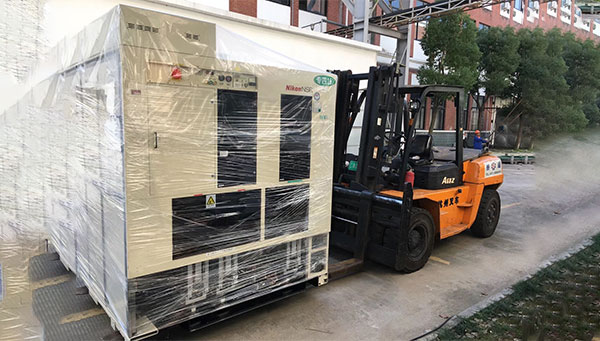 光刻機(jī)吊裝搬入